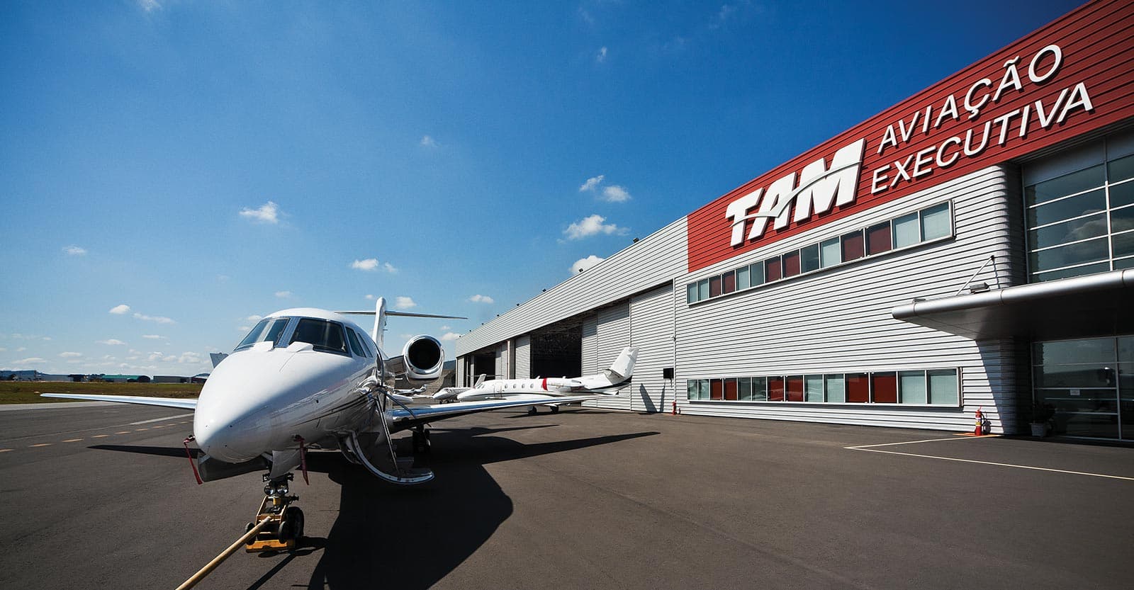 Jato Citation no pátio do hangar da TAM Aviação Executiva, foto publicada no site da empresa